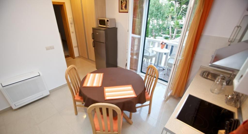 Apartments Grlica Sutivan Bilik gambar