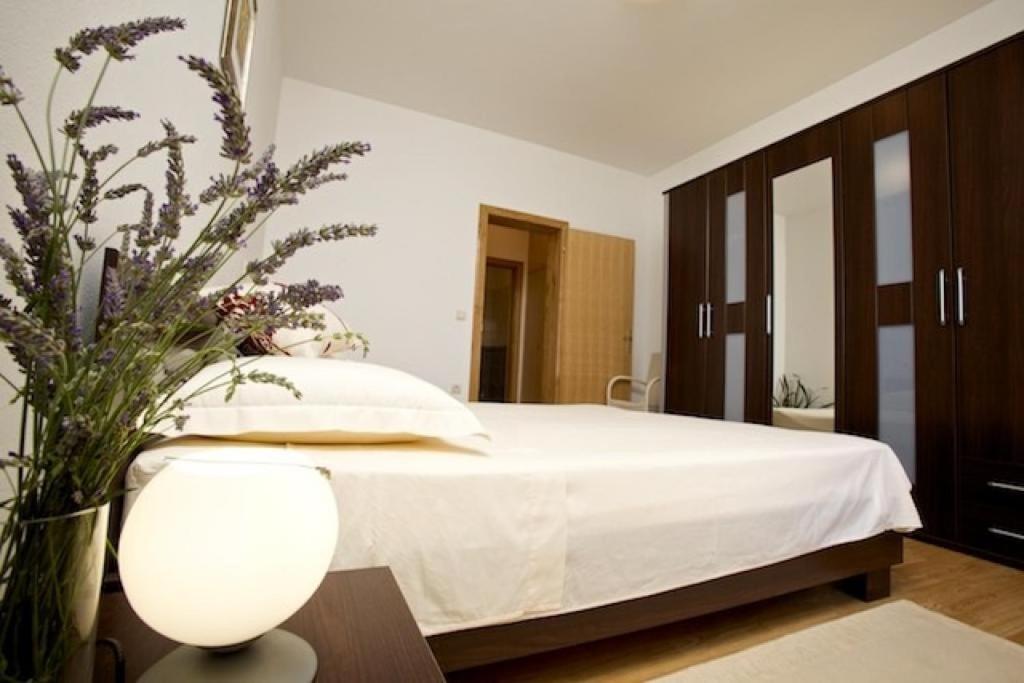 Apartments Grlica Sutivan Bilik gambar