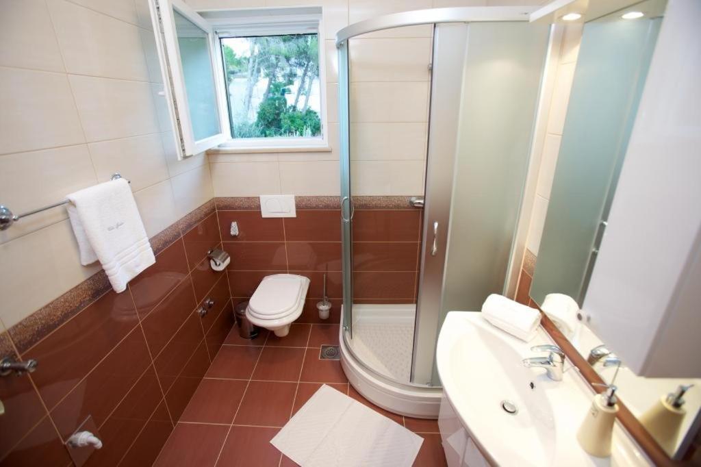 Apartments Grlica Sutivan Bilik gambar