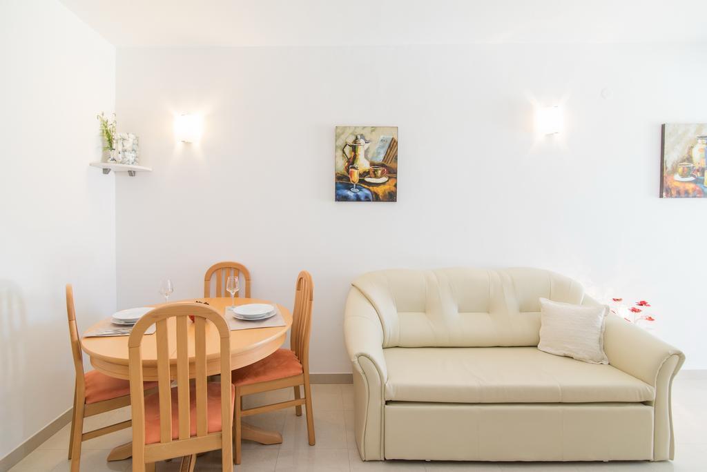 Apartments Grlica Sutivan Luaran gambar