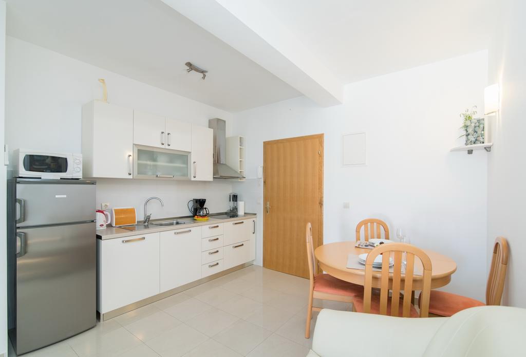 Apartments Grlica Sutivan Luaran gambar