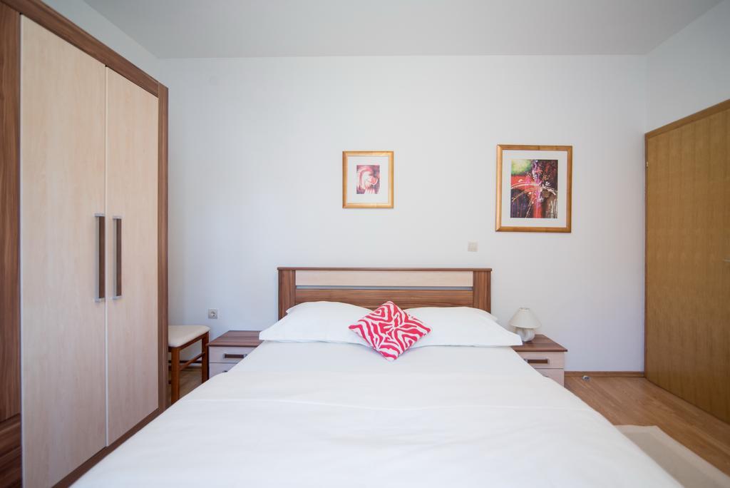 Apartments Grlica Sutivan Luaran gambar